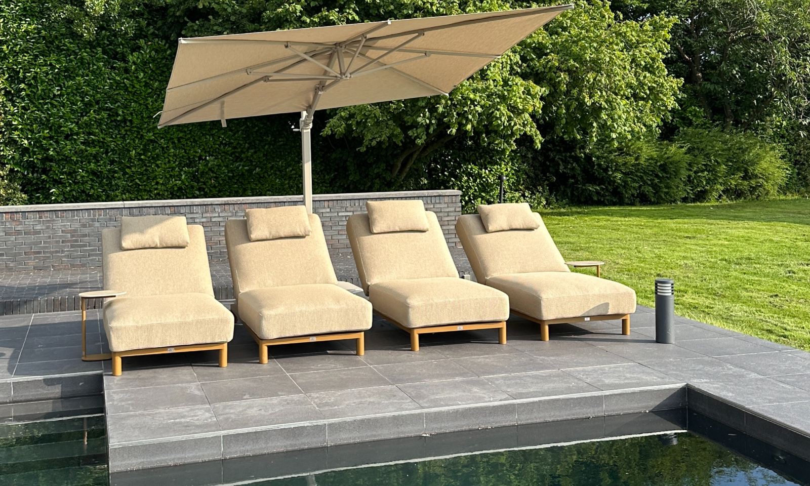Luxe ligbed Loosdrecht   Luxe ligbed HG tuinmeubelen   1600 x 960